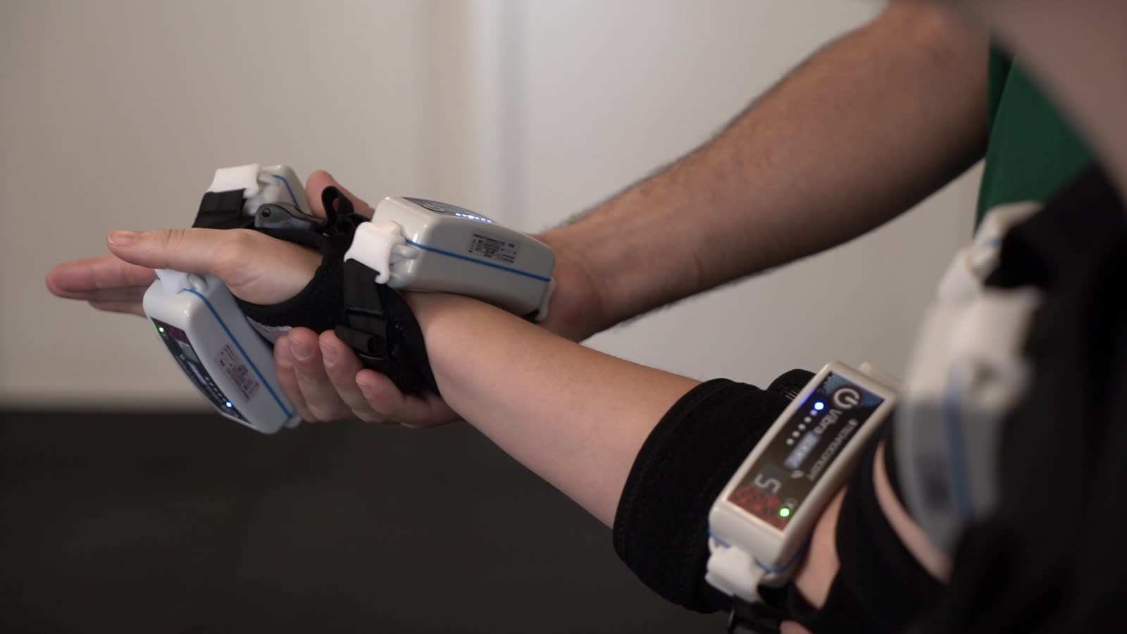 Estimuladores propioceptivos en antebrazo y mano